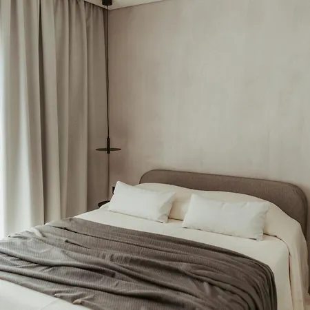 Pure Beachfront With Pool Villa Vurvurú