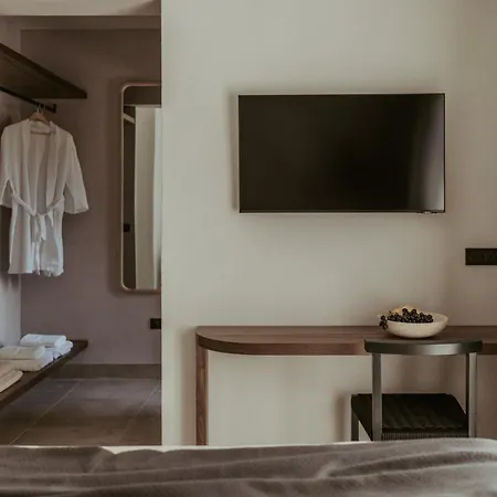 Pure Beachfront With Pool Vurvurú