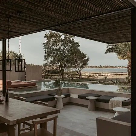 Pure Beachfront With Pool Vilă Vourvourou