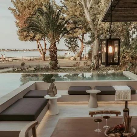 Vilă Pure Beachfront With Pool Vourvourou