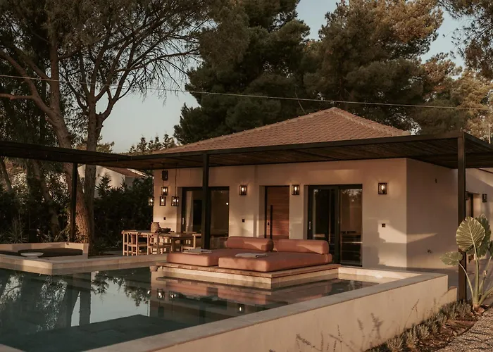 Pure Beachfront With Pool Вилла *